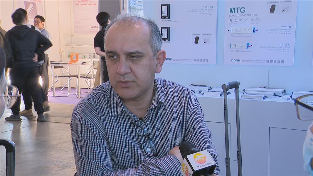 1681454280116863.jpg obals_2.jpg