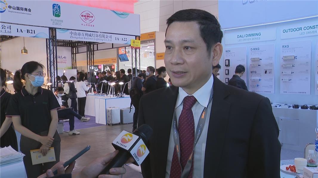 1681454433726337.jpg obals_7.jpg